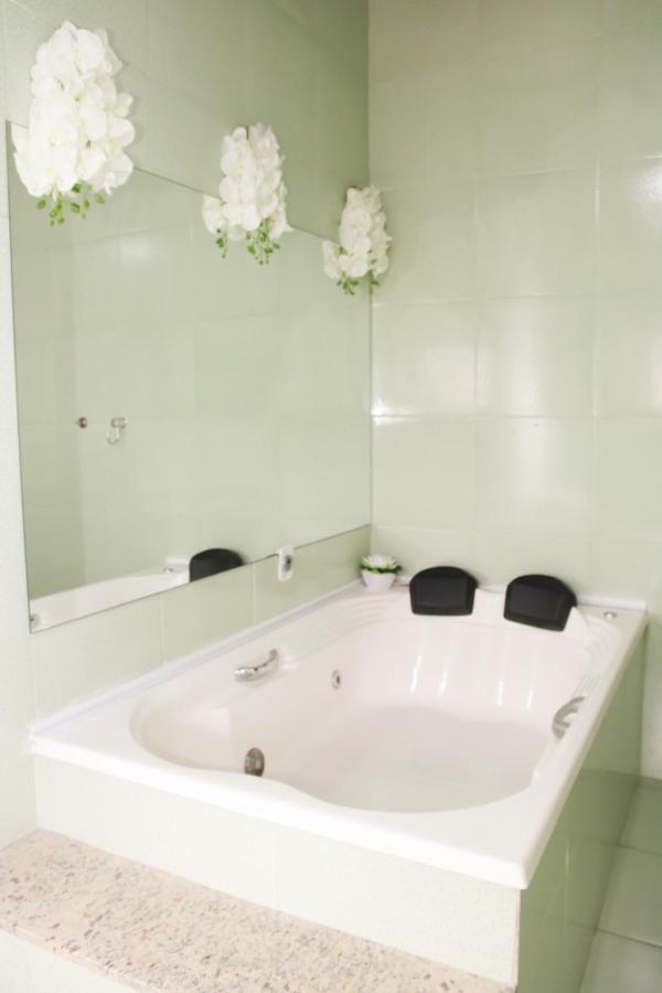 Suite Queen com Banheira de Hidromassagem